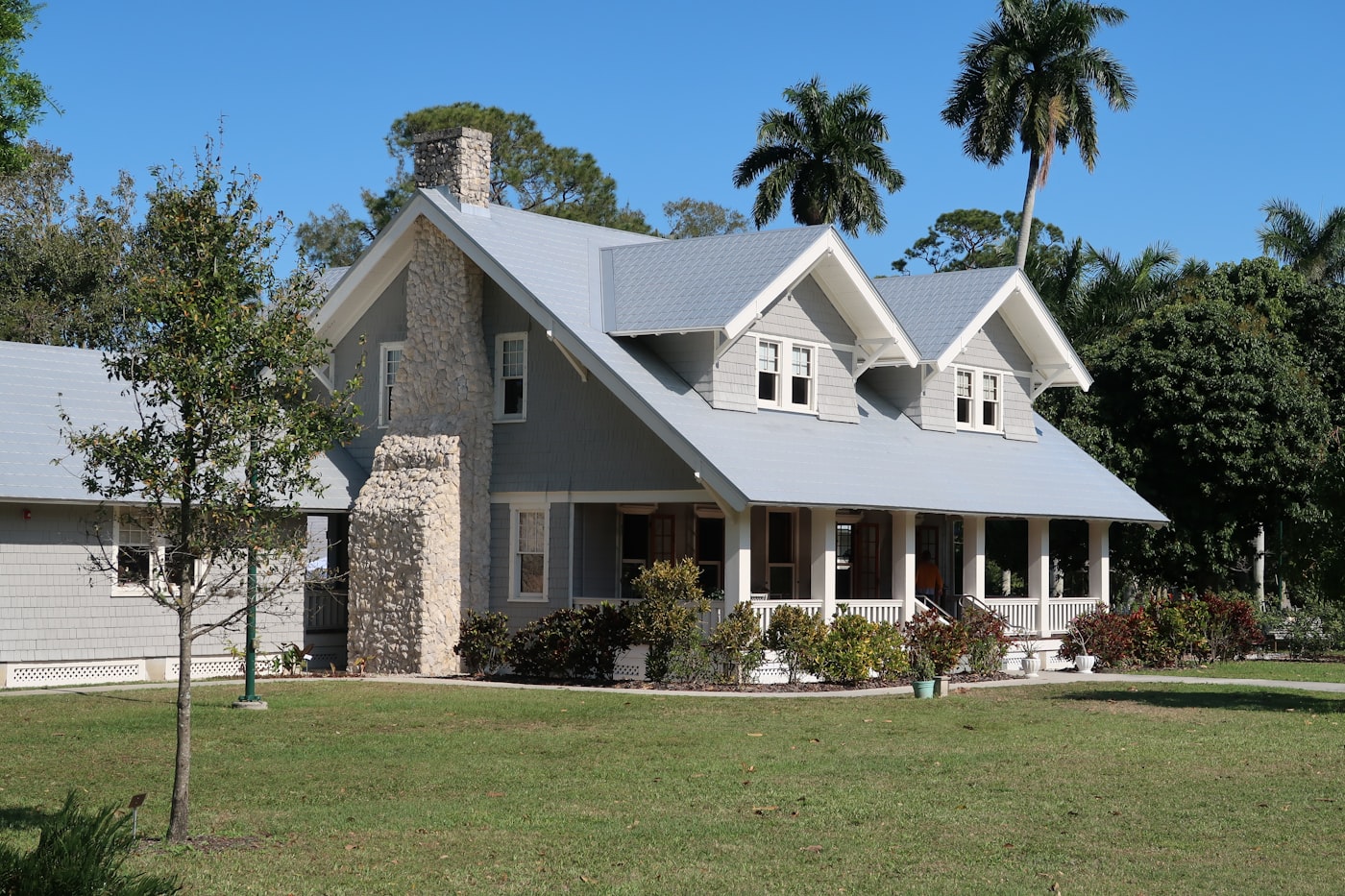 Single-family house with garden